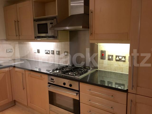 			NEW INSTRUCTION (Includes Parking), 2 Bedroom, 1 bath, 1 reception Apartment			 Tanner Street, Tower Bridge